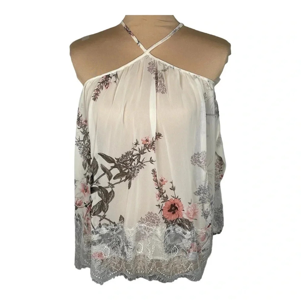 🤍Boutique E2 Cold‎ Shoulder Floral Top